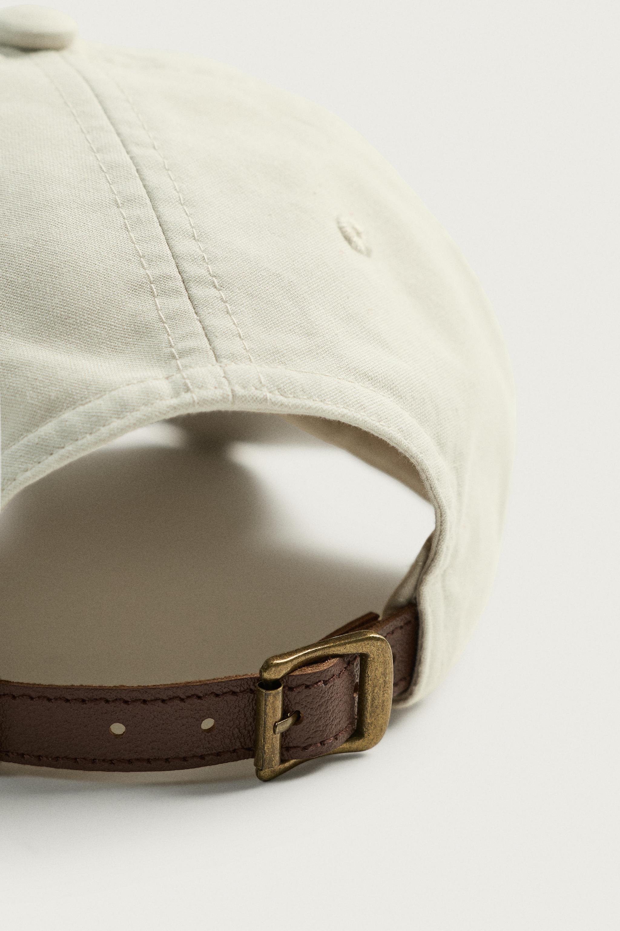 CONTRAST EMBROIDERED TEXT CAP